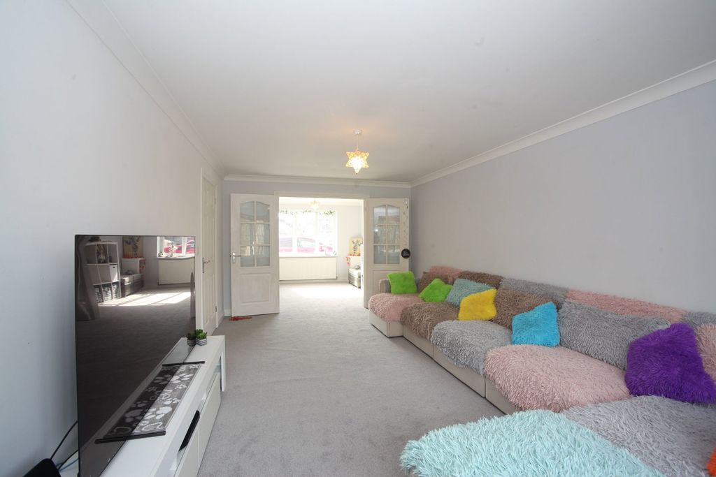 Property photo 3 of 25