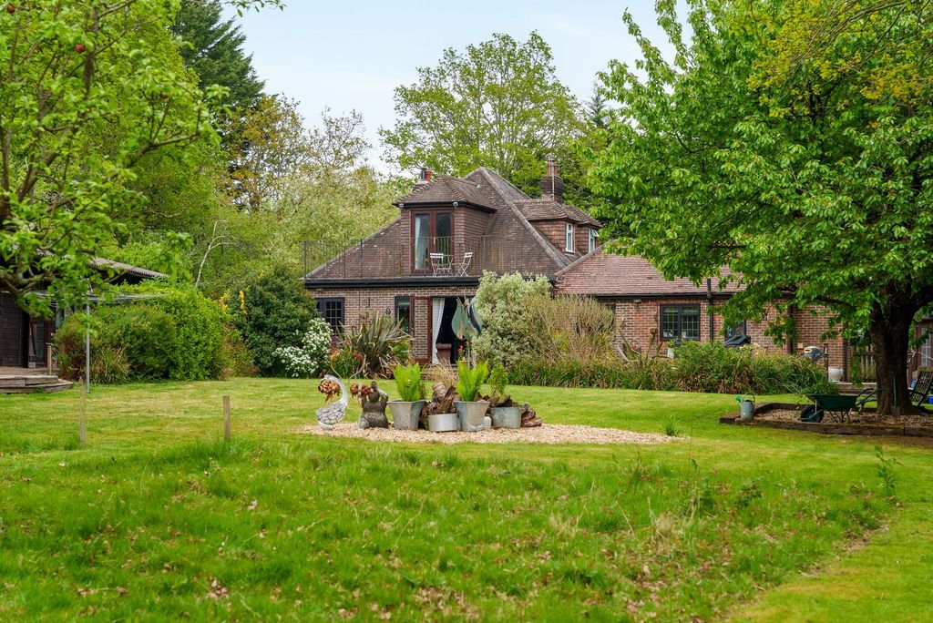 Property photo 1 of 32