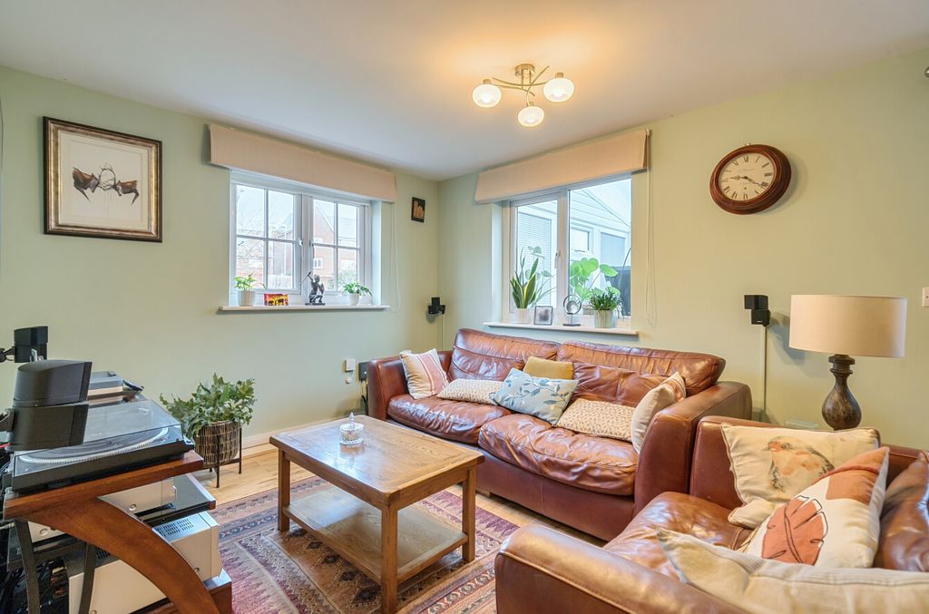 Property photo 3 of 17 1376950-8-6915B44...