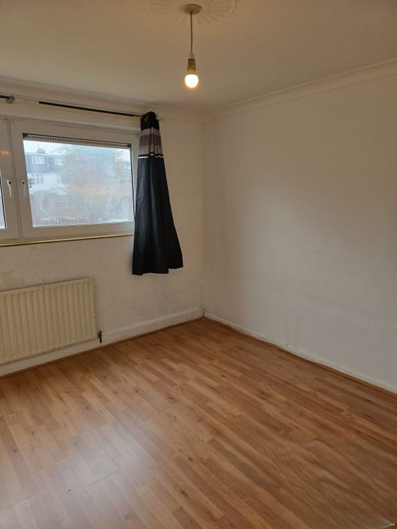 Property photo 1 of 6 3 Bedroom Flat For Rent