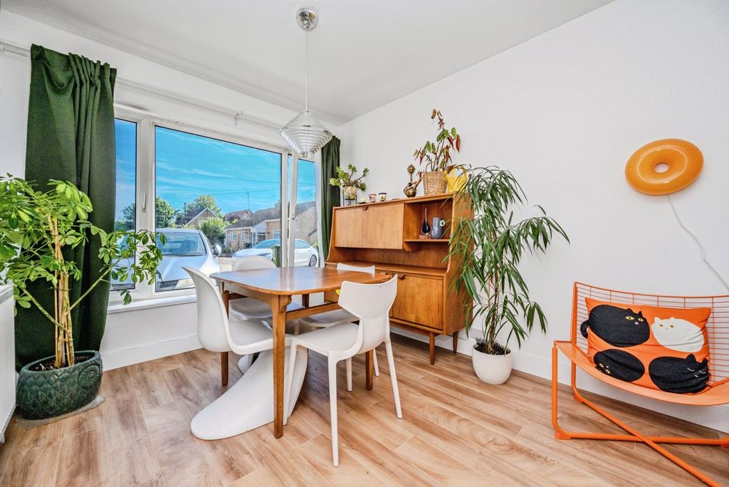 Property photo 3 of 12 Pbox-Img.Jpg