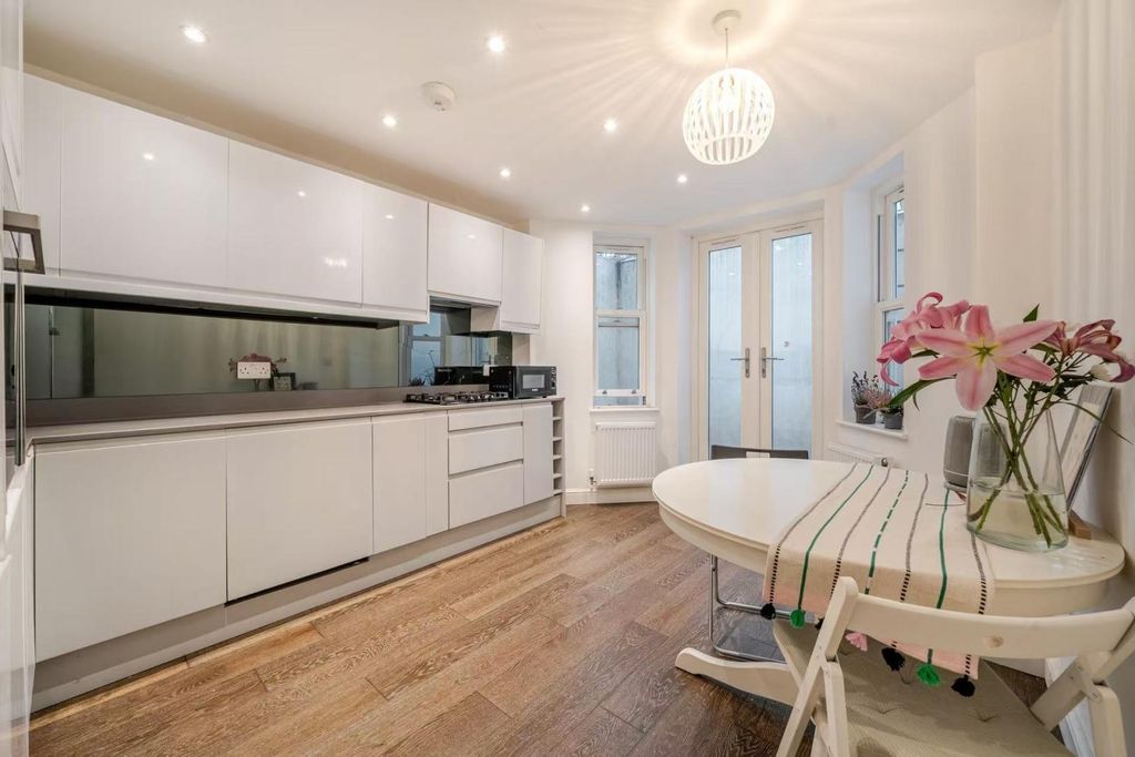 Property photo 2 of 8 3579Bd59-Fb4c-453B-966B-879F715B5892