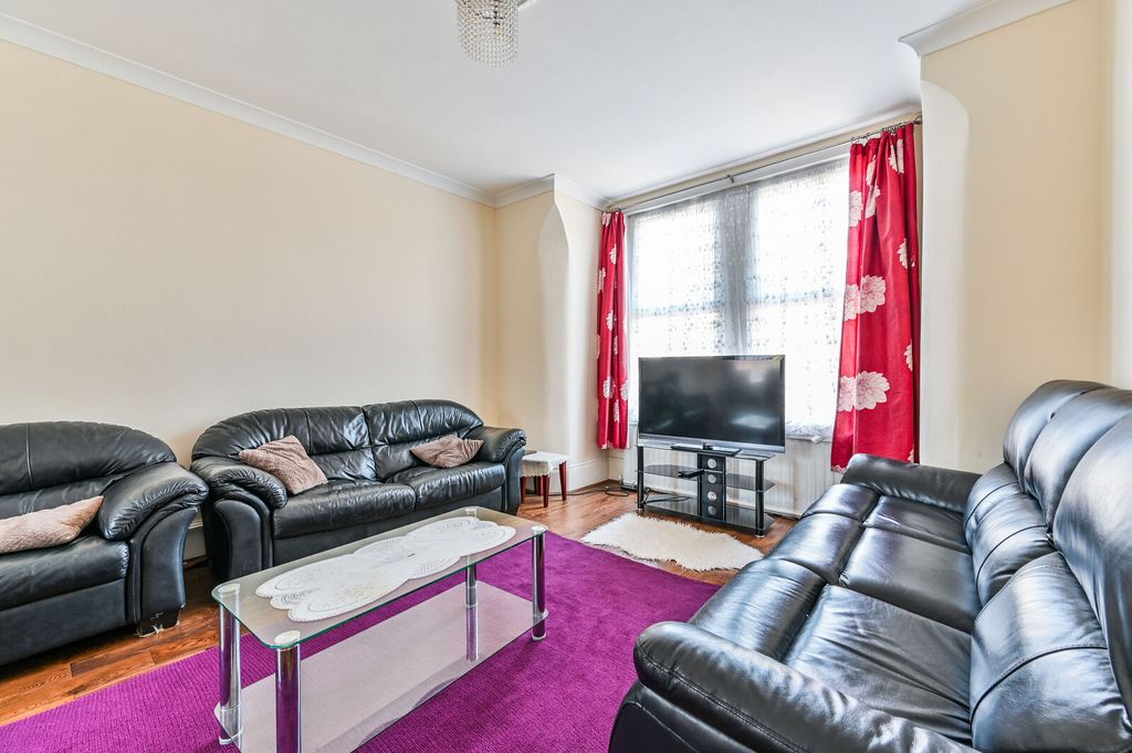 Property photo 2 of 21