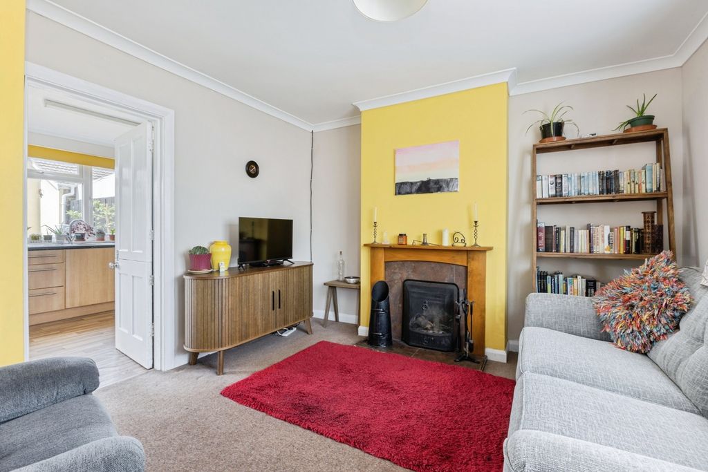Property photo 3 of 17 Photo