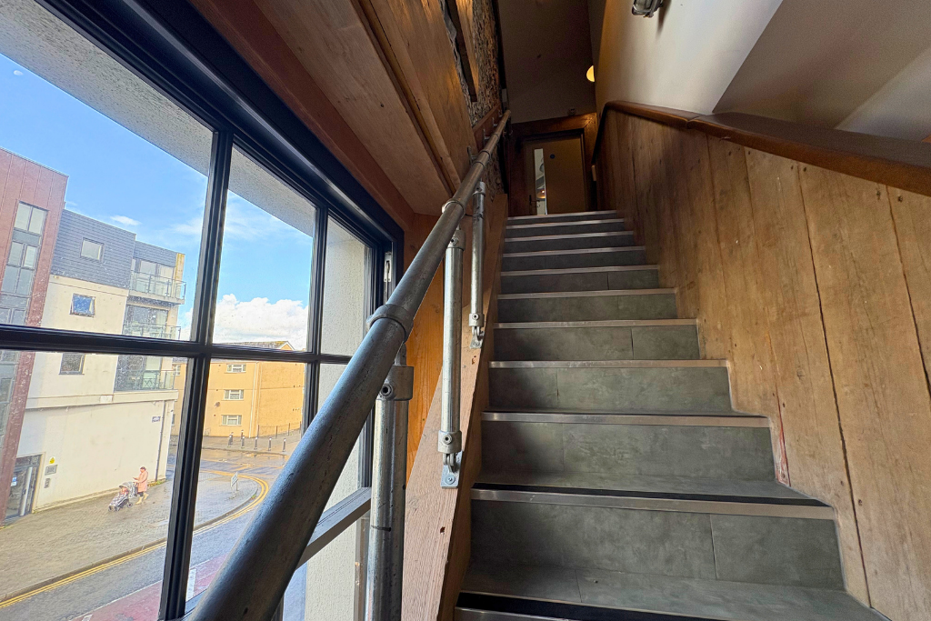 Property photo 3 of 6