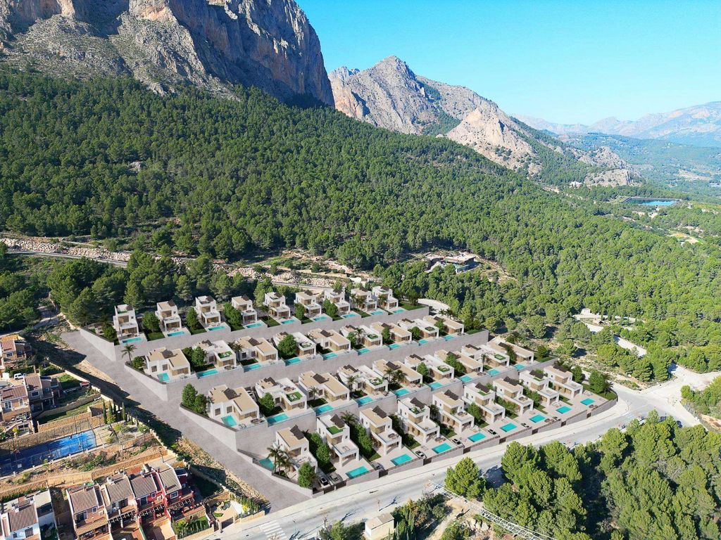 Property photo 3 of 11