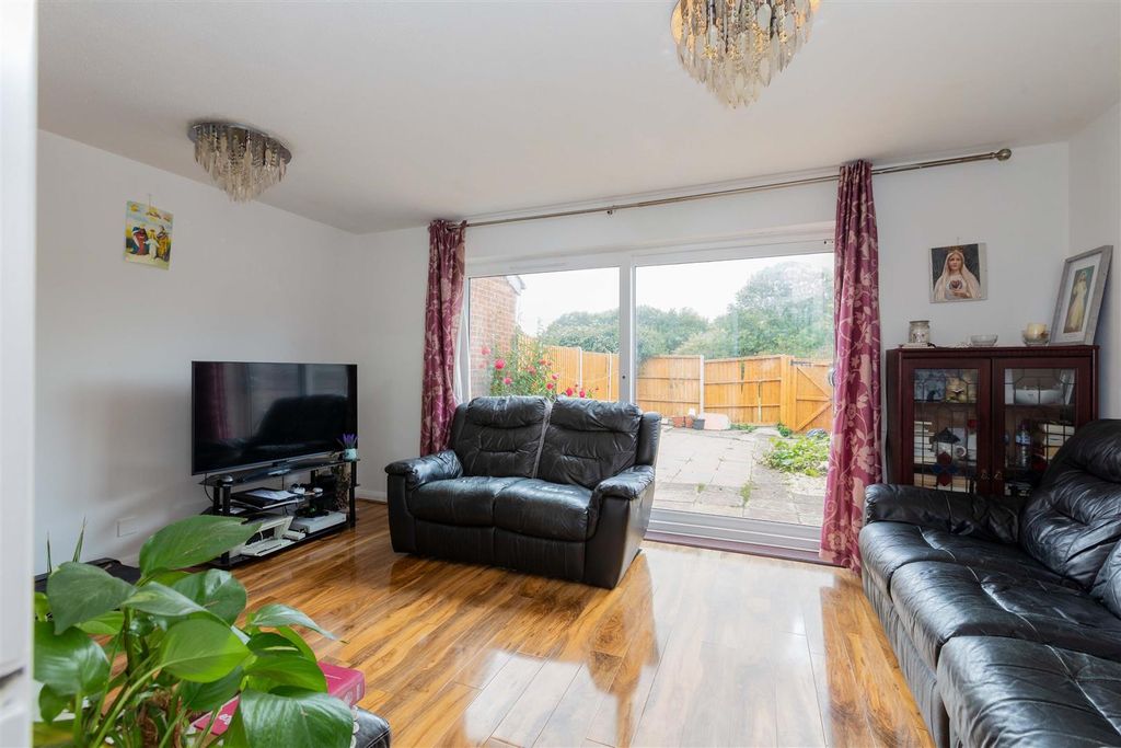 Property photo 2 of 17 124 Weekes Drive-8.Jpg