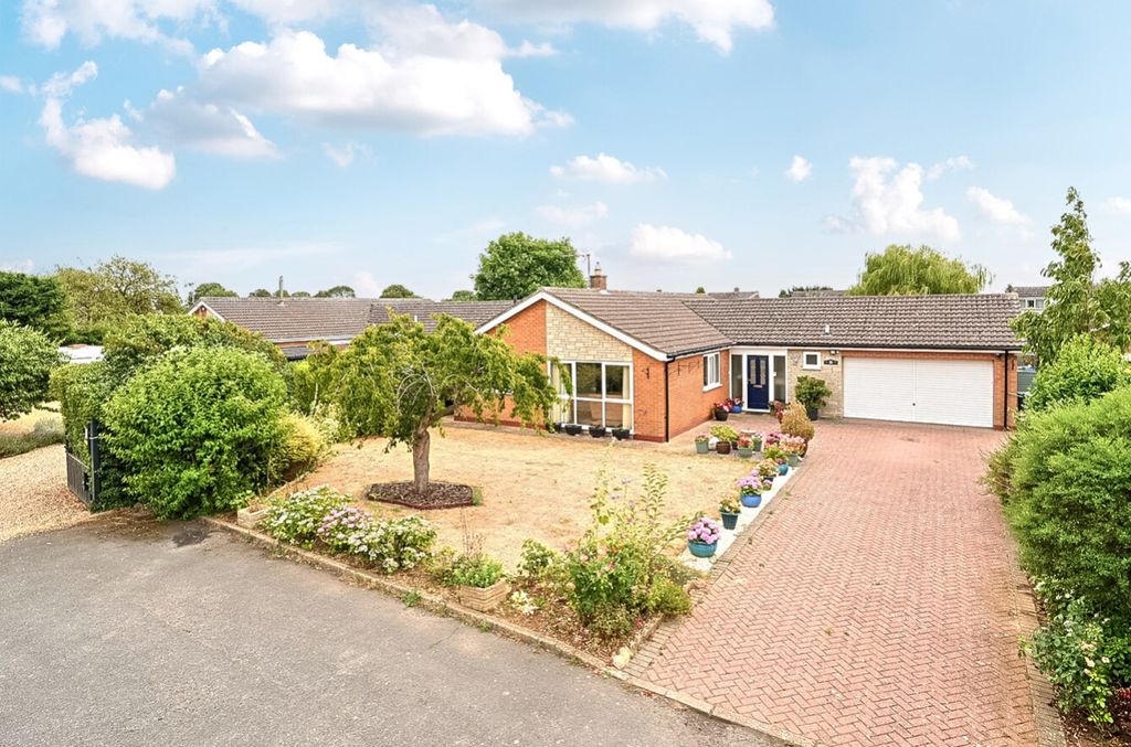 Property photo 1 of 27 2-6A6748Fdde351-1498207-Jpg-2
