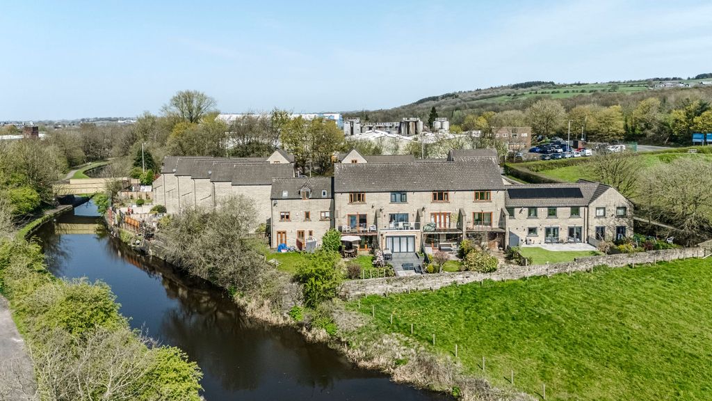 Property photo 1 of 41