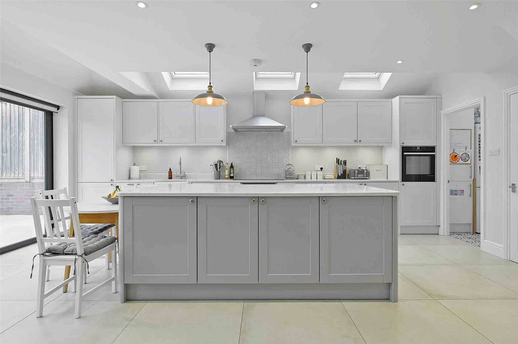 Property photo 1 of 20 Kitchen