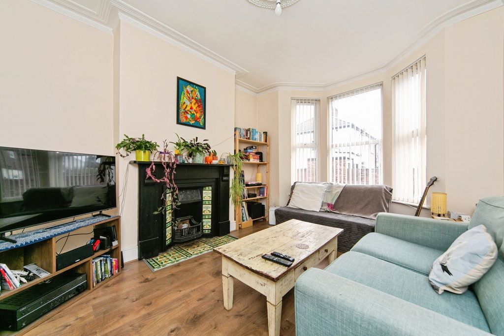 Property photo 2 of 17 Photo