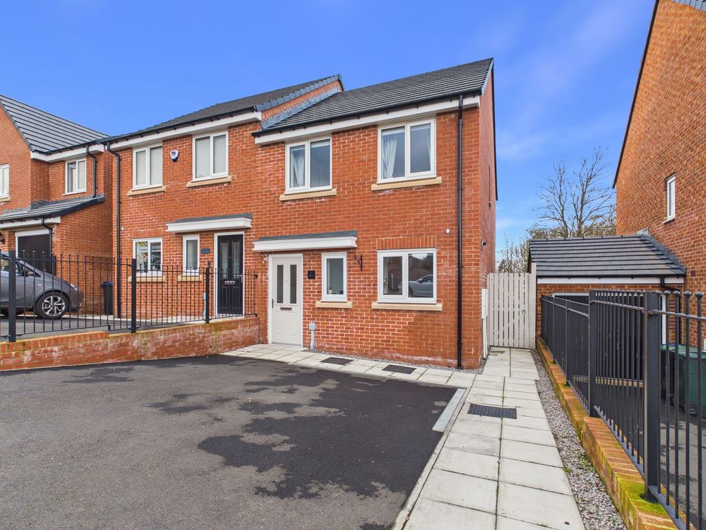 Property photo 1 of 10 External