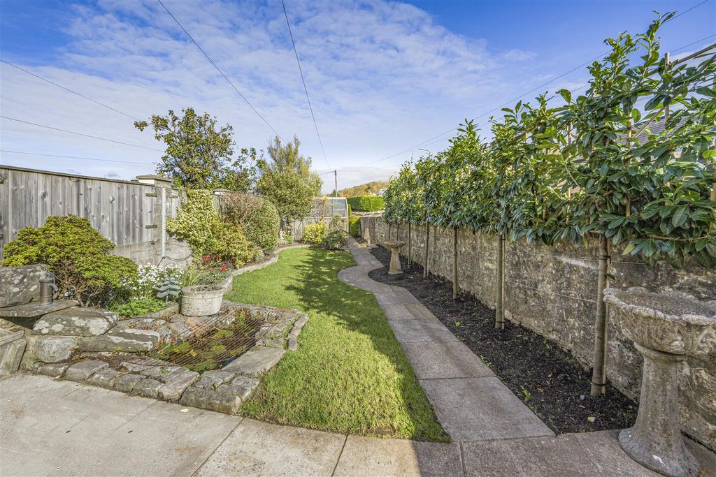 Property photo 3 of 22