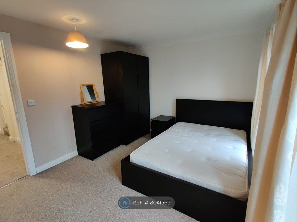 Property photo 3 of 12 Room 1