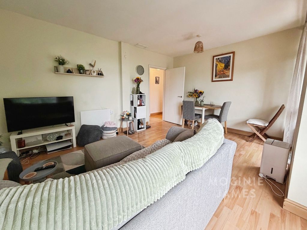 Property photo 3 of 11 Pbox-Img.Jpg