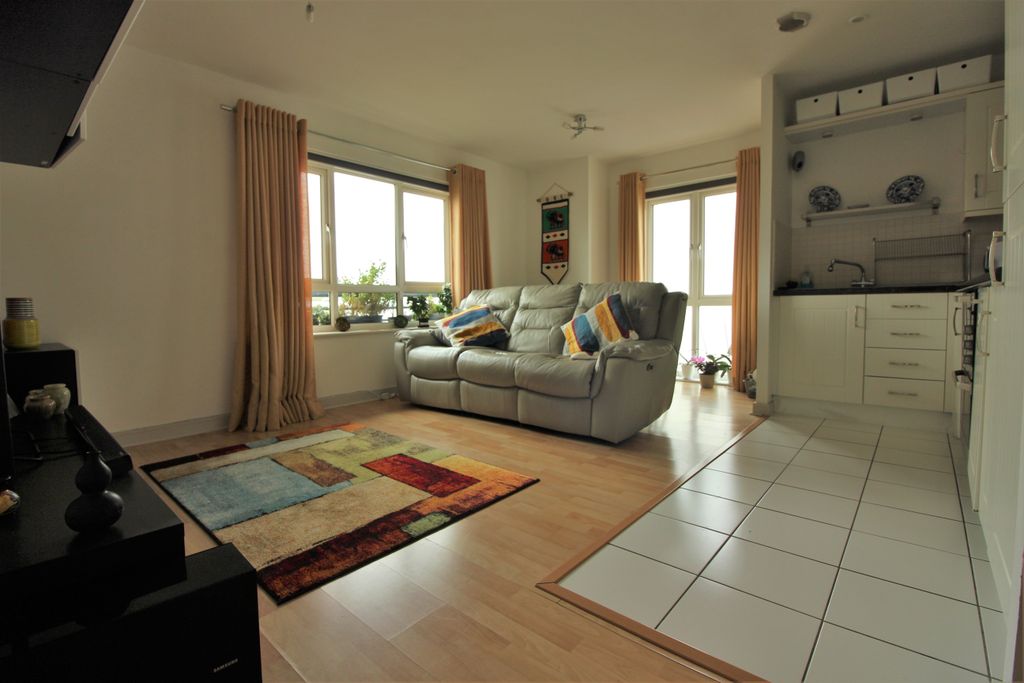 Property photo 3 of 17