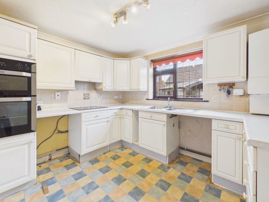 Property photo 3 of 11 5569177