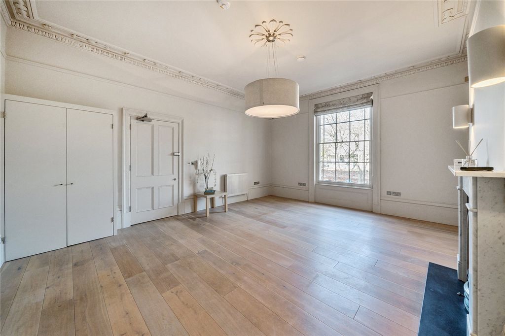 Property photo 3 of 16 Picture No. 05