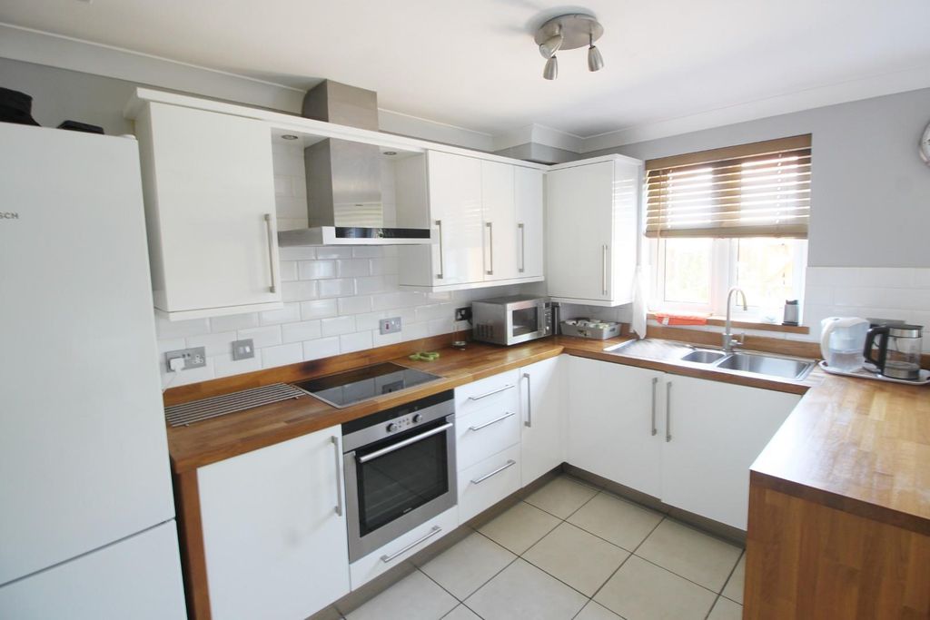 Property photo 2 of 12 Kitchen.Jpg