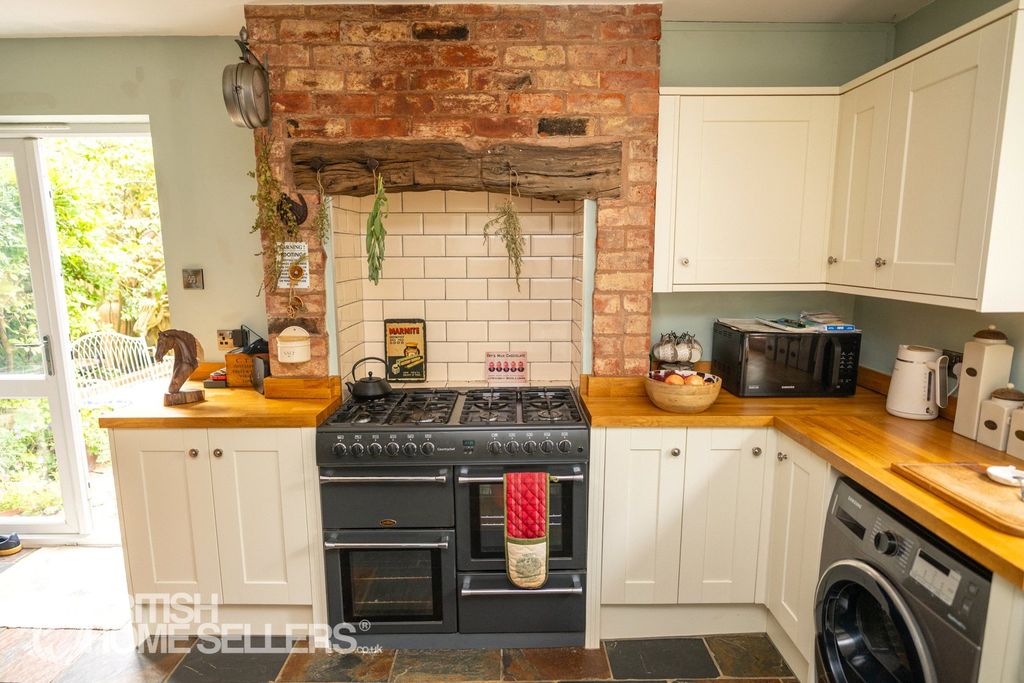 Property photo 3 of 17 Picture No. 08