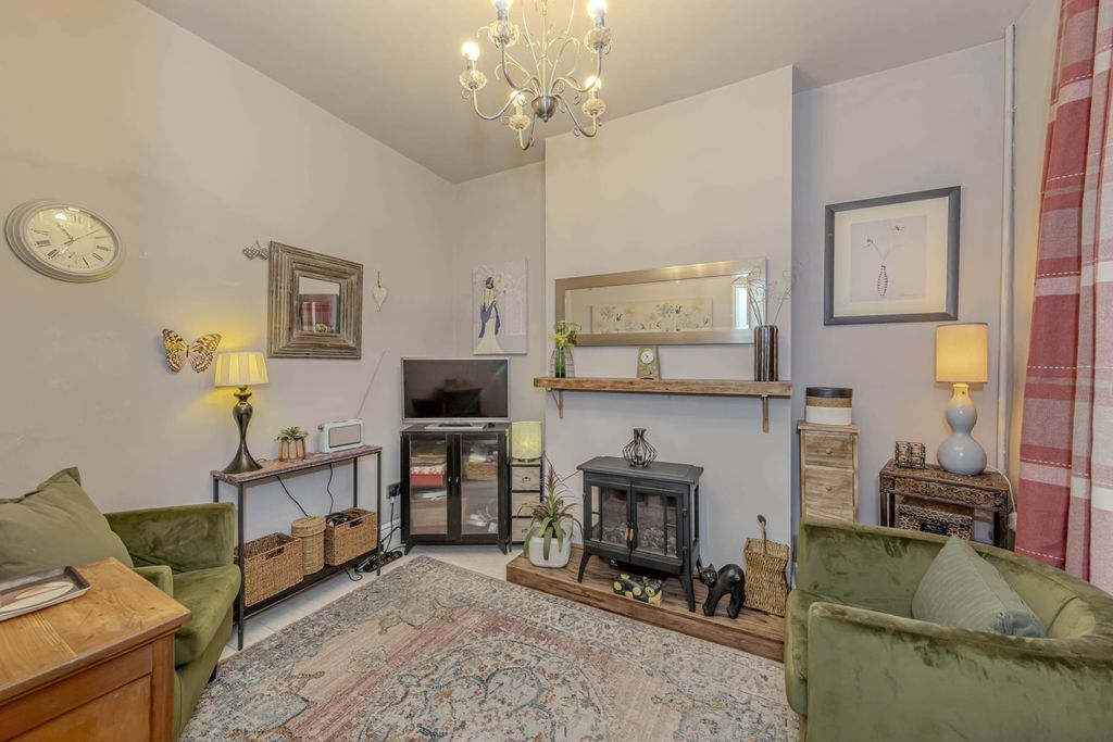 Property photo 3 of 21