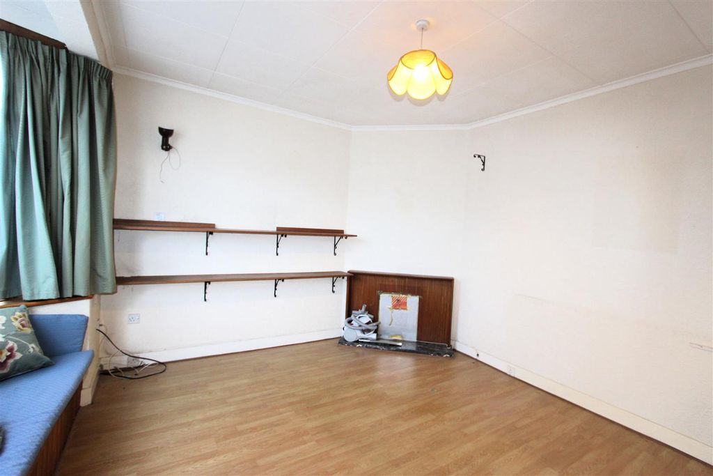 Property photo 3 of 14 2.Jpg