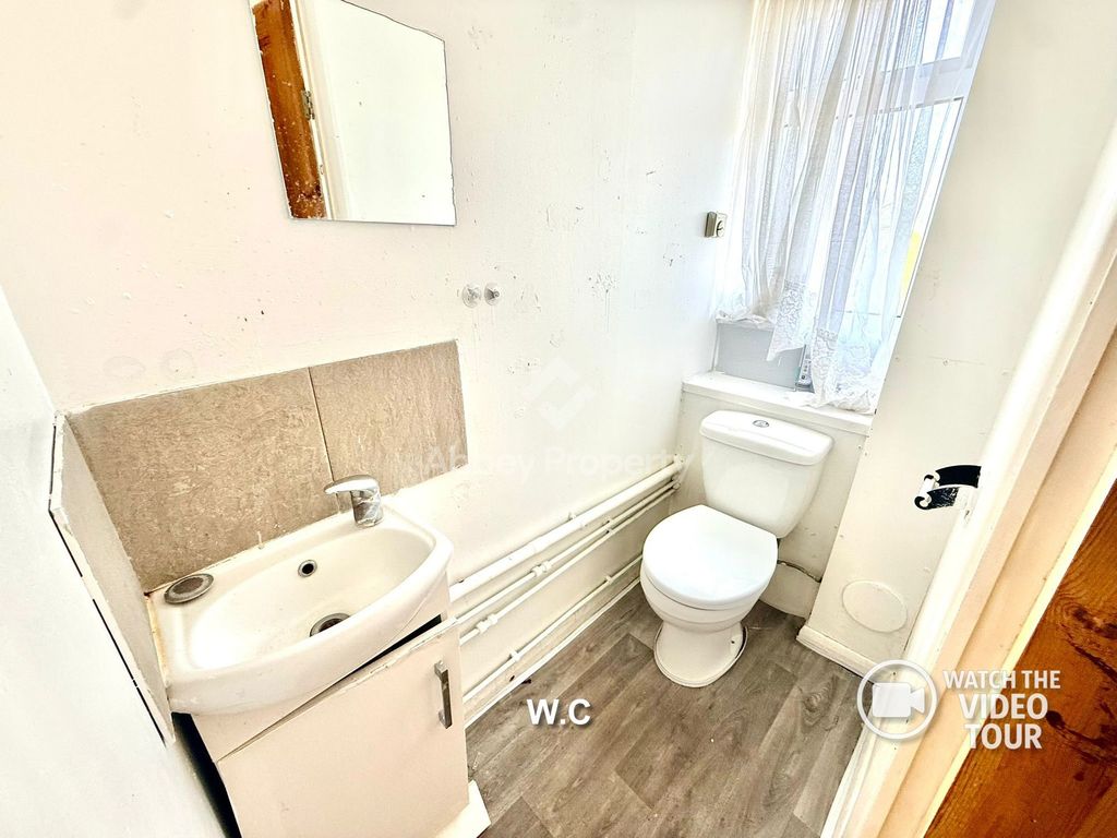 Property photo 2 of 19