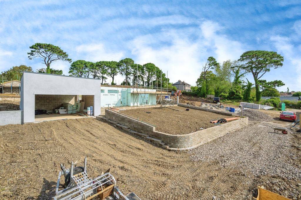 Property photo 2 of 12