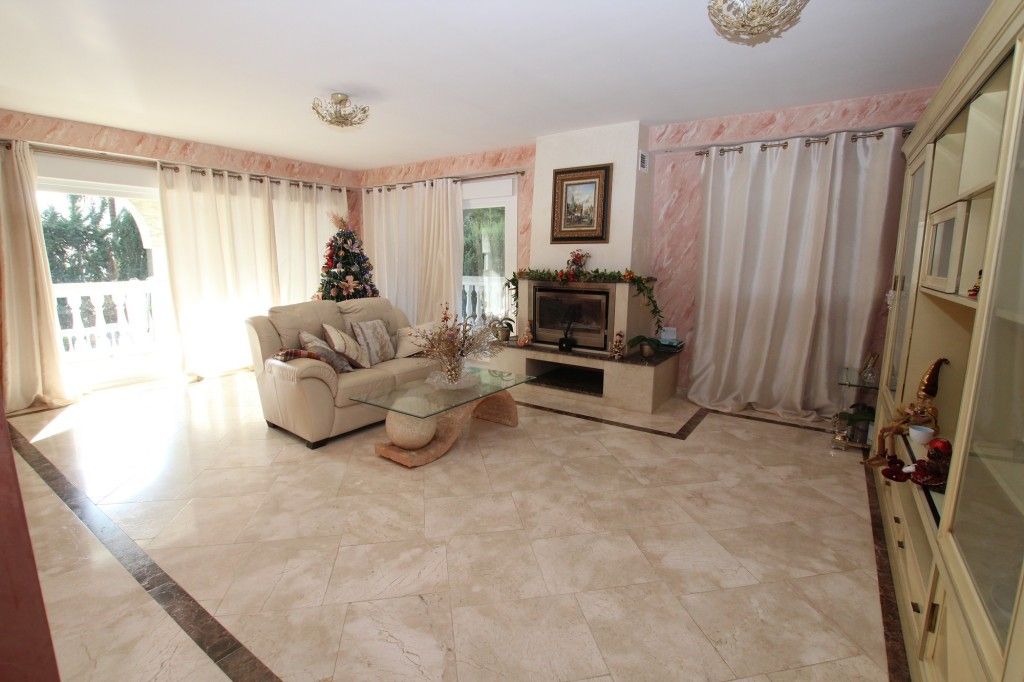 Property photo 3 of 20 Living Room 2