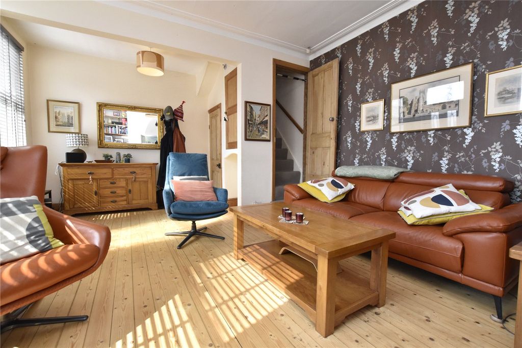 Property photo 2 of 15 Picture No. 19