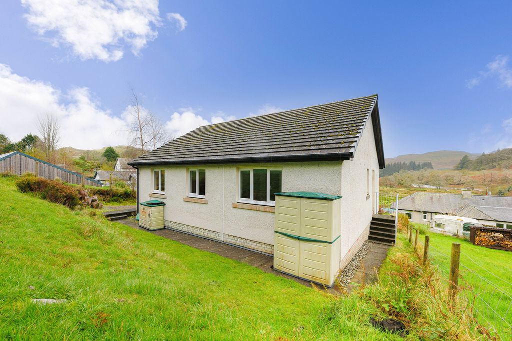 Property photo 3 of 25