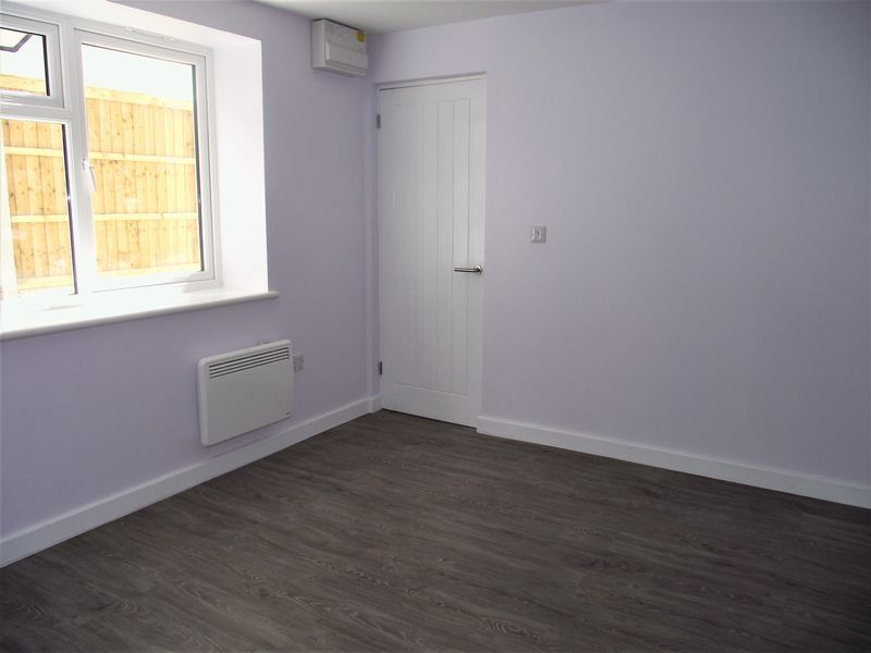 Property photo 2 of 6 Photo 6