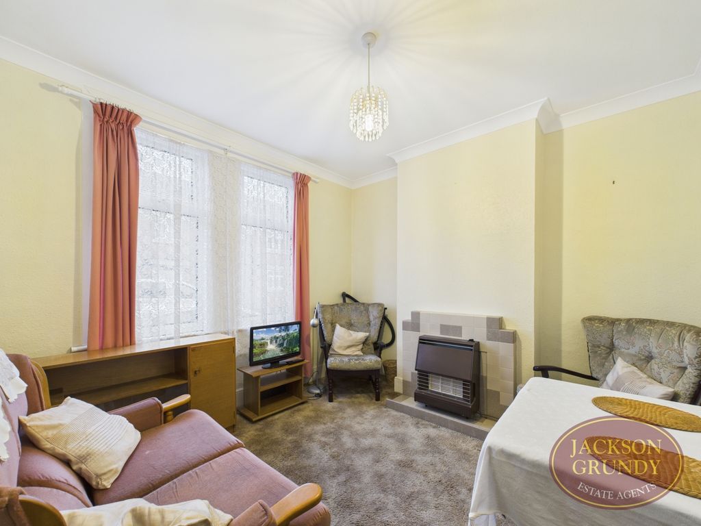 Property photo 2 of 12 Earl Street