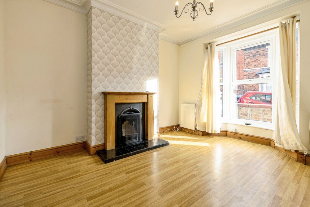 Property photo 2 of 17 Photo