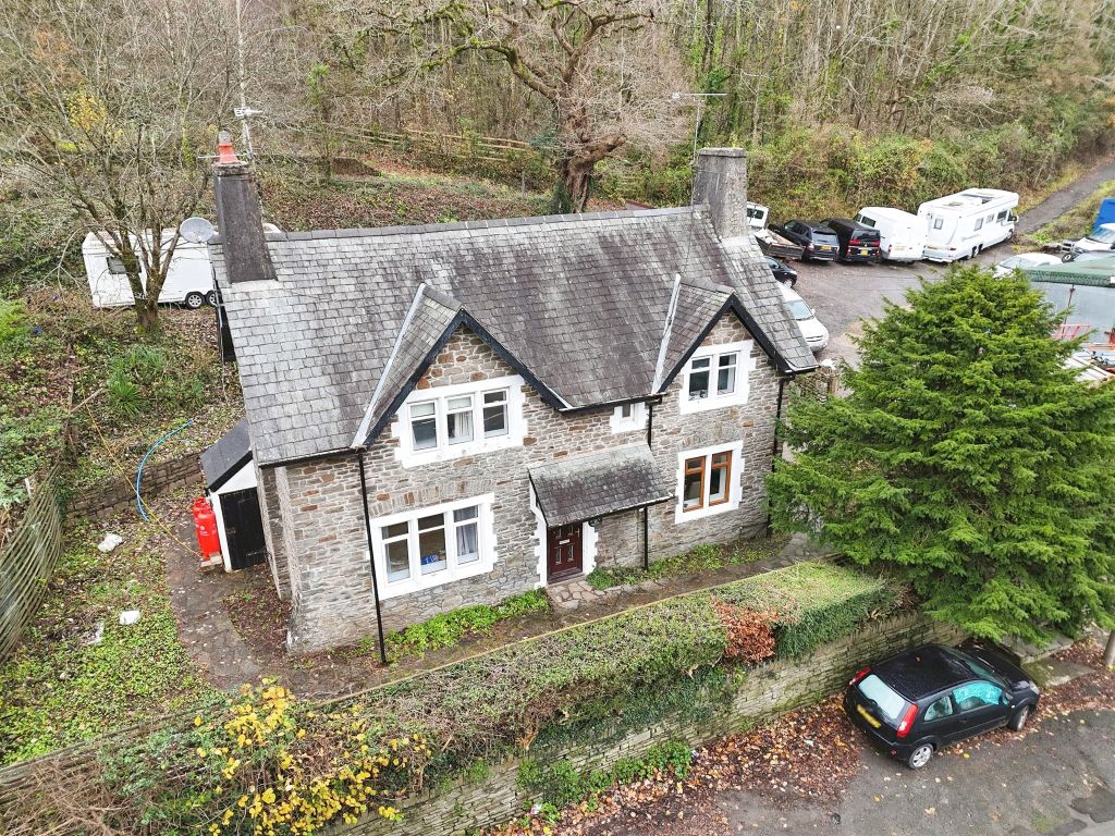 Property photo 2 of 32