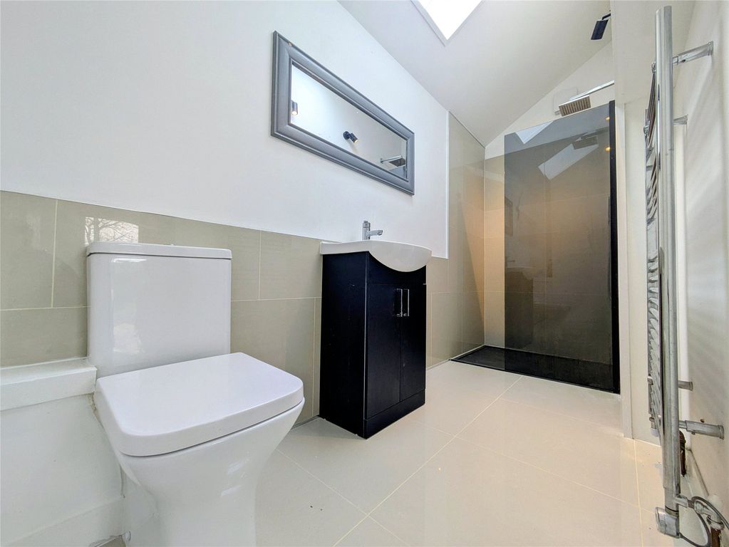 Property photo 3 of 19 Picture No. 17