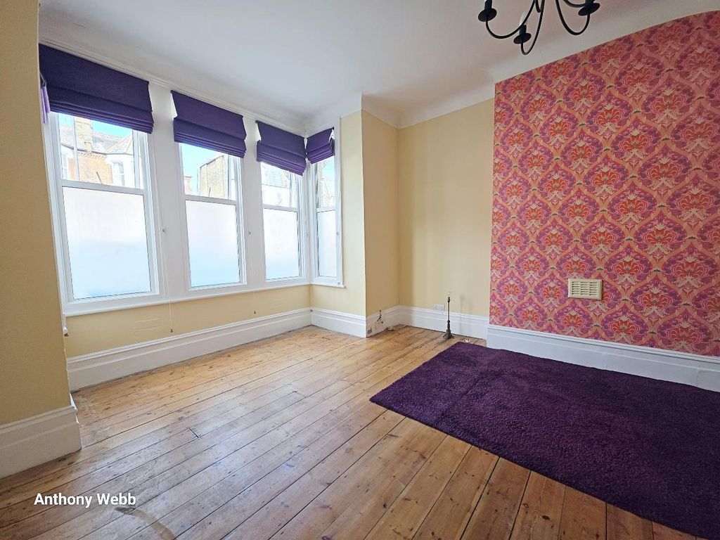 Property photo 2 of 10 Living Room