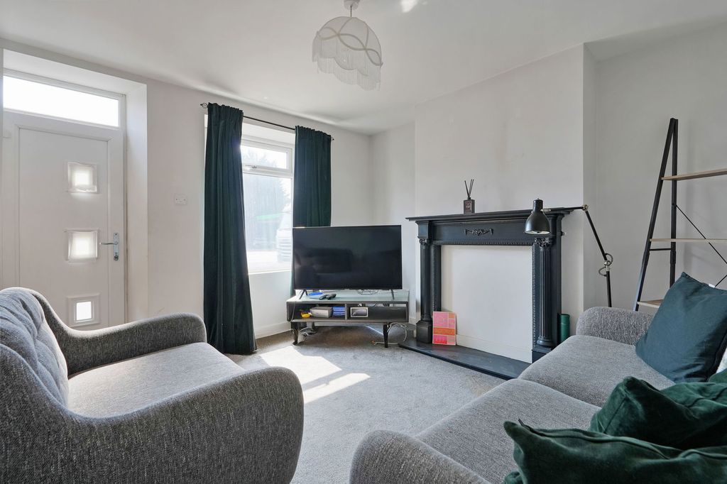 Property photo 3 of 19