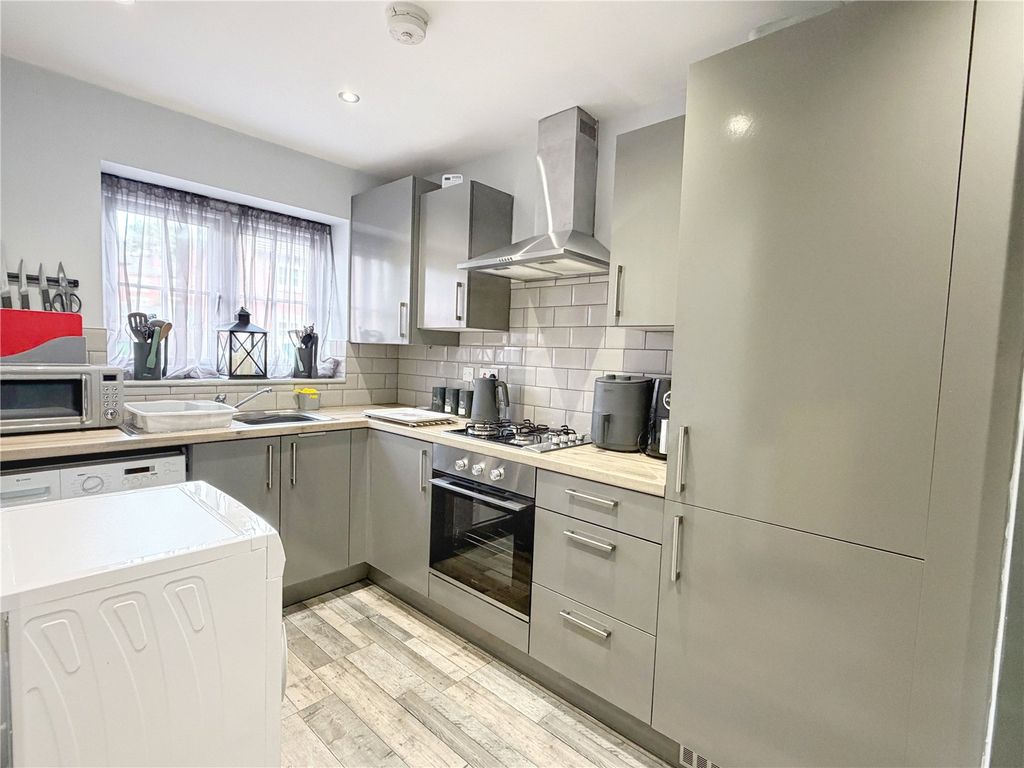 Property photo 1 of 19 Picture No. 07