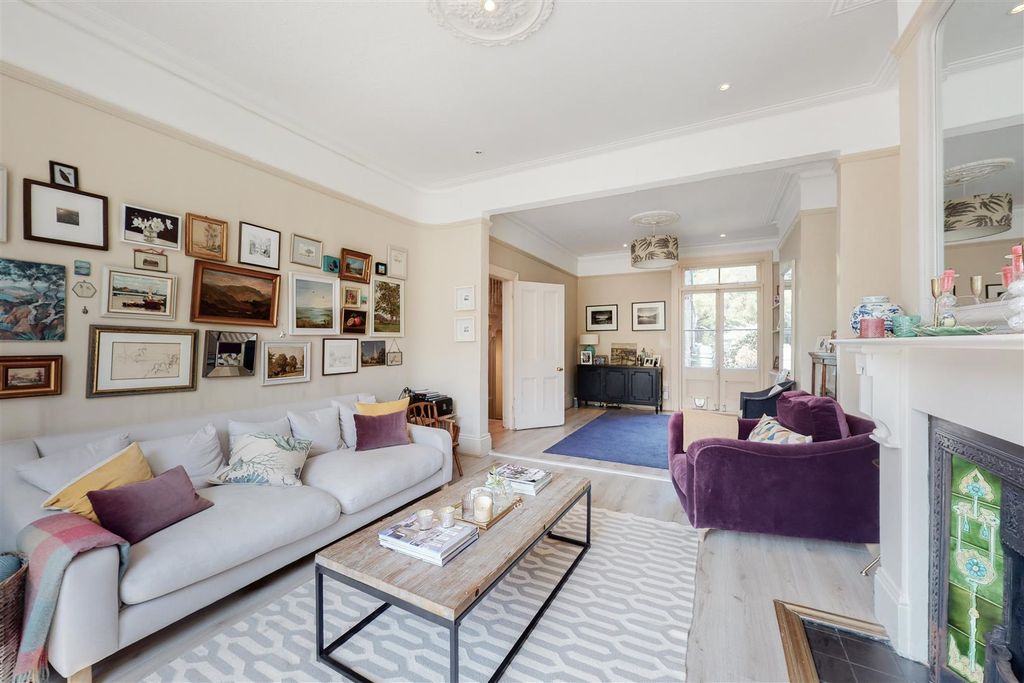 Property photo 3 of 28 Wolseley Gardens