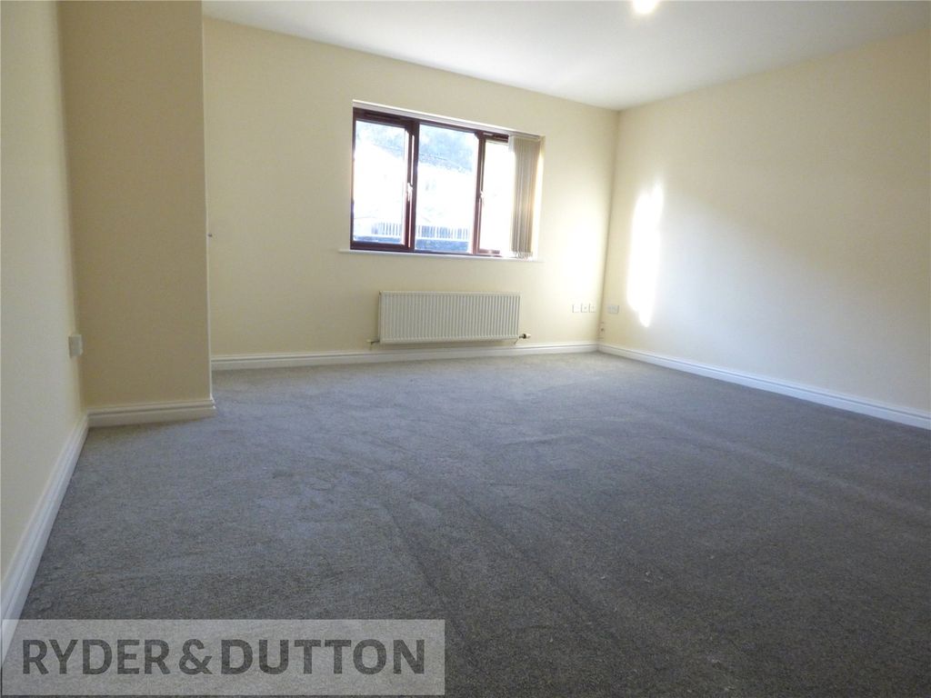 Property photo 2 of 22 Lounge