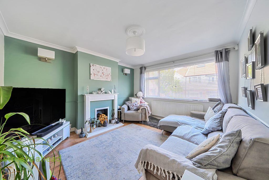 Property photo 2 of 17 912Adf84-87De-4Db...