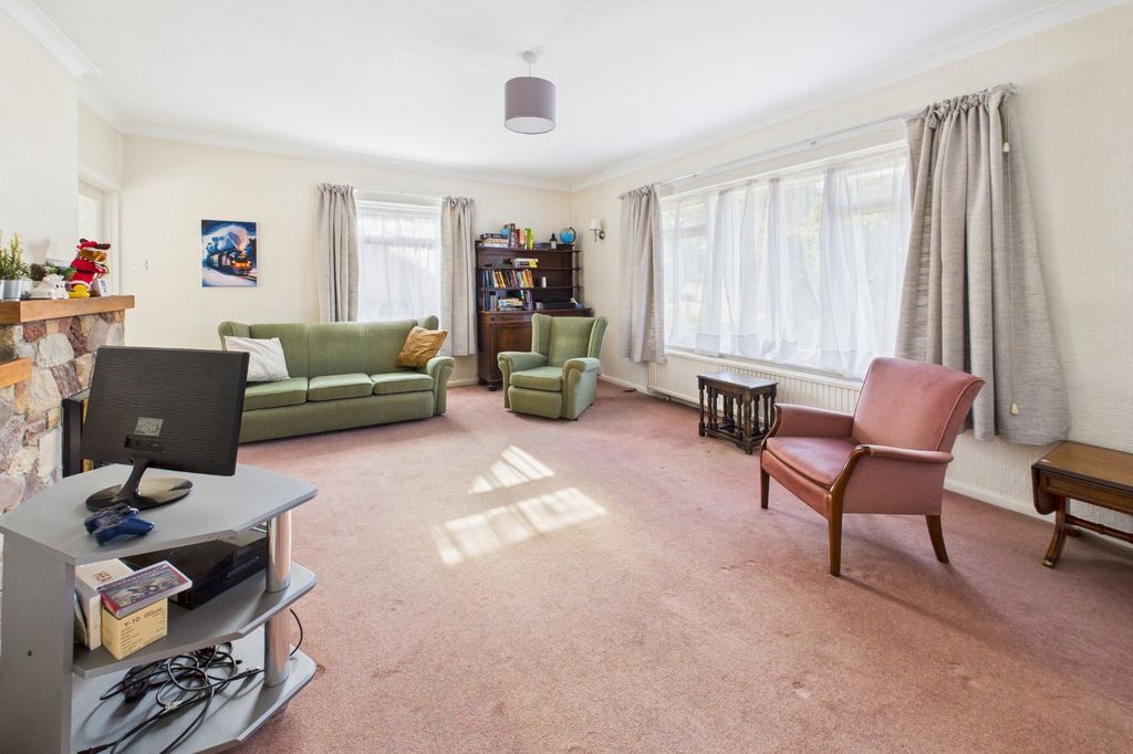 Property photo 2 of 16 Living Room