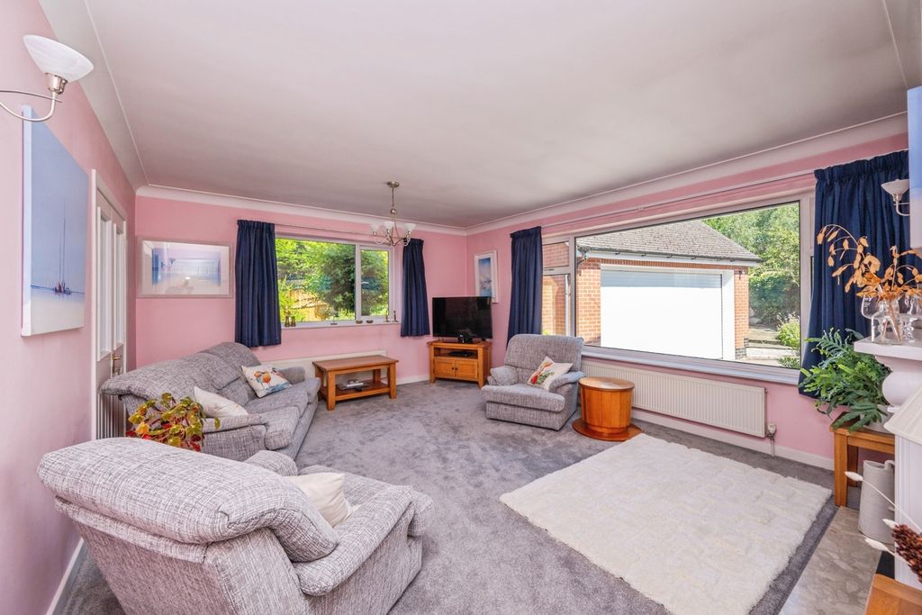 Property photo 3 of 36 Pbox-Img.Jpg