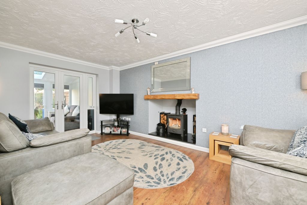 Property photo 2 of 19