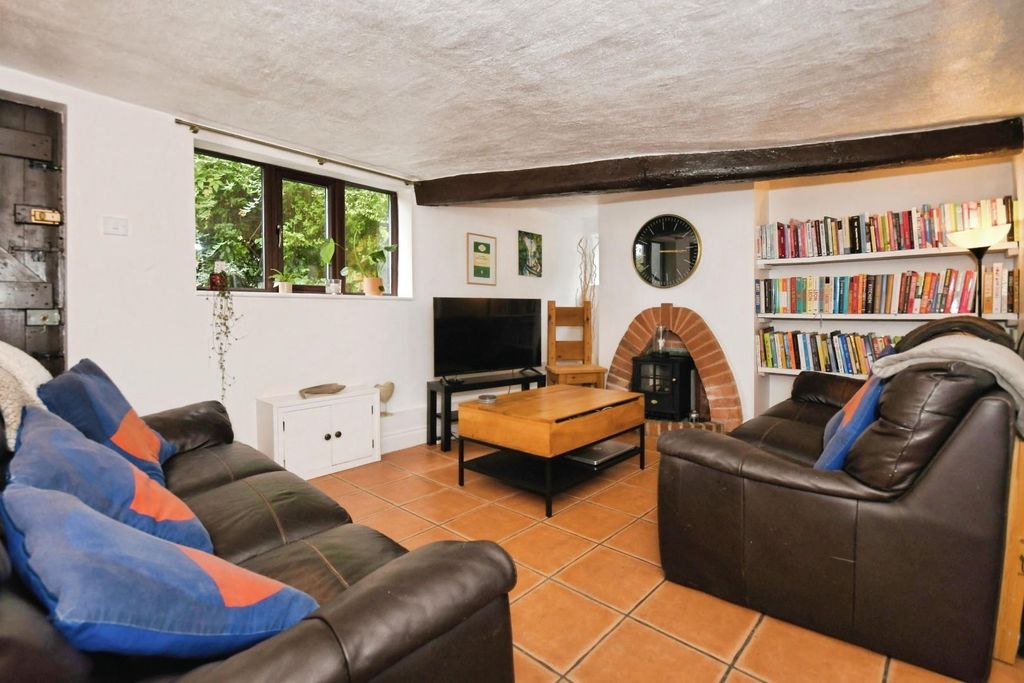 Property photo 3 of 26 Family Room.Jpg