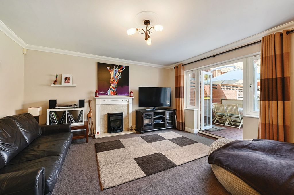 Property photo 2 of 26