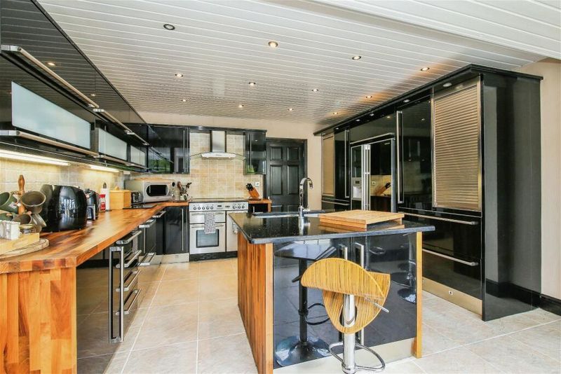 Property photo 2 of 19 Photo 12