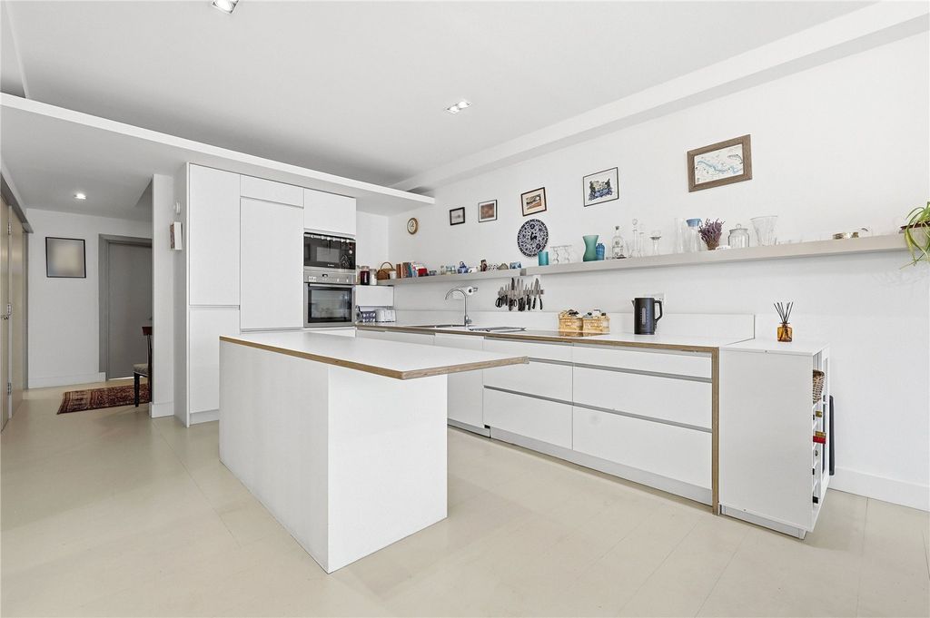 Property photo 3 of 13 Kitchen