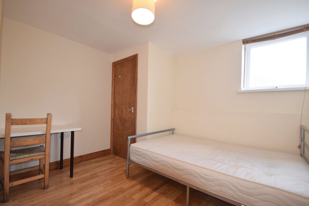 Property photo 3 of 9 Photo 2